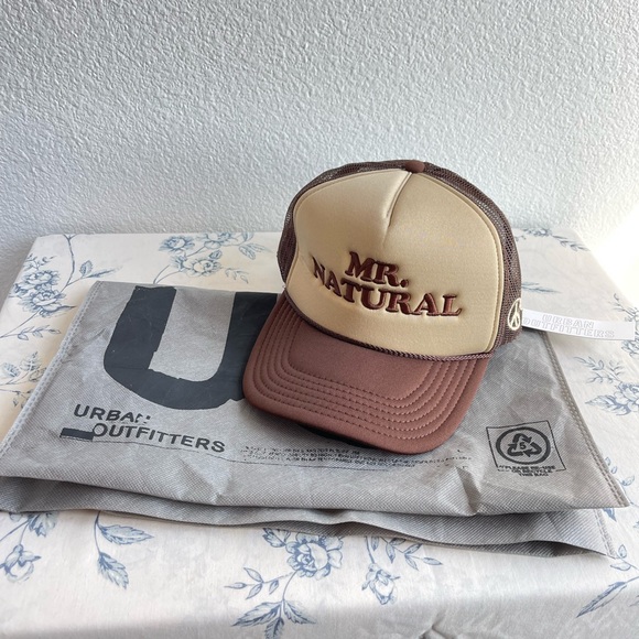 Urban outfitters cream and brown men’s hat - Picture 5 of 6